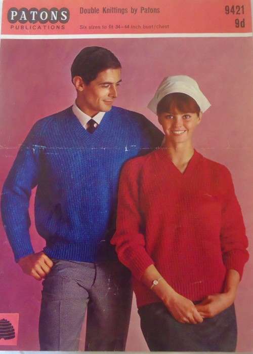 PATONS 9421  RIBBED RAGLAN SWEATER IN DOUBLE KNIT  SIZES 34 - 44`
