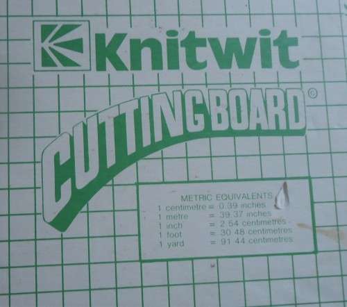 RARELY AVAILABLE KNITWIT CUTTING BOARD - SIZE: 162 CM X 92 CM IN EXCELLENT CONDITION