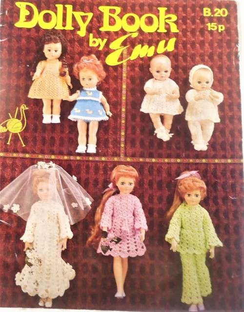 DOLLY BOOK BY EMU B.20 KNITTED & CROCHET - 9 OUTFITS TO FIT  DOLL  11 1/2 - 12 - 14- 18` - 20 PAGES