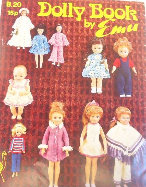 DOLLY BOOK BY EMU B.20 KNITTED & CROCHET - 9 OUTFITS TO FIT  DOLL  11 1/2 - 12 - 14- 18` - 20 PAGES