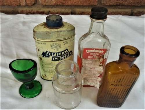 SELECTION OF VINTAGE MEDICINE BOTTLES  & TIN WITH GREEN EYE BATH