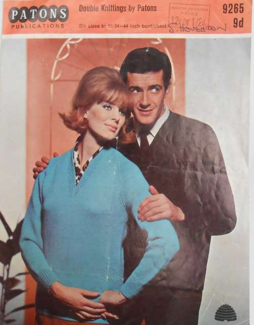 PATONS #9265 LOOSE FITTING V NECK JUMPERS SIZES 34 - 44`