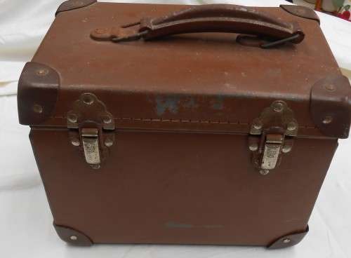 VINTAGE ESSEX MK1 SEWING MACHINE WITH EXTENSION TABLE & SUITCASE-EXC