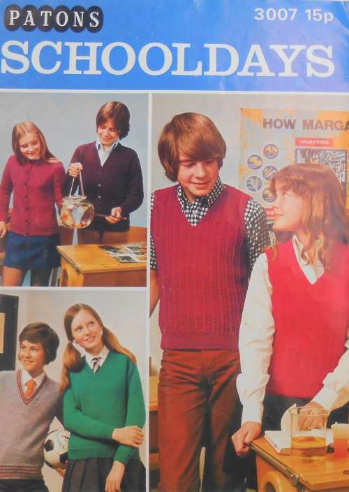 PATONS 3007  SCHOOLDAYS - CLASSIC DESIGNS FOR SWEATERS & CARDIGANS - 20 PAGES