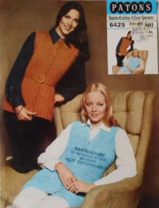PATONS 6425 LADIES TOPS TO FIT 32 - 38