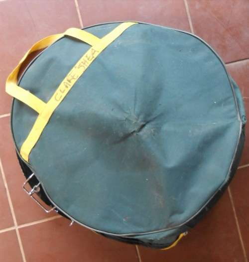 RUGBY 1995 WORLD CUP CADAC SKOTTEL GREEN+ PRINTED 1995 RUGBY LOGO+CADAC BRAAI BAG IN GREEN & GOLD