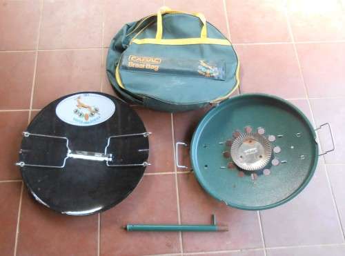 RUGBY 1995 WORLD CUP CADAC SKOTTEL GREEN+ PRINTED 1995 RUGBY LOGO+CADAC BRAAI BAG IN GREEN & GOLD