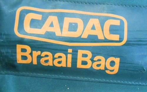 RUGBY 1995 WORLD CUP CADAC SKOTTEL GREEN+ PRINTED 1995 RUGBY LOGO+CADAC BRAAI BAG IN GREEN & GOLD