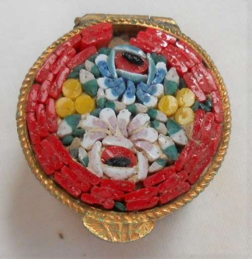 EXQUISITE TINY ROUND ITALIAN MICRO MOSAIC PILL BOX OR TRINKET CONTAINER WITH RED BACKGROUND