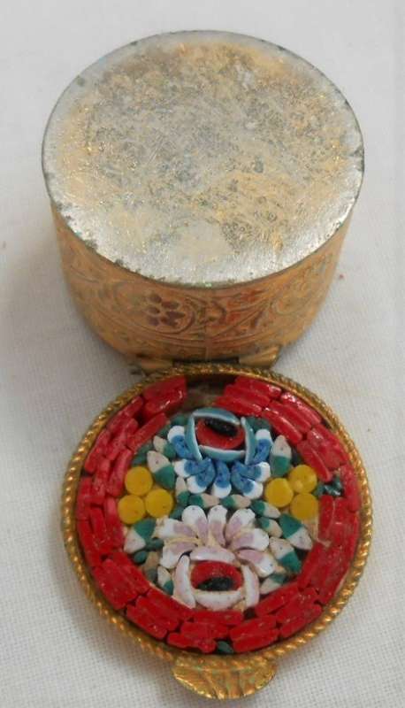 EXQUISITE TINY ROUND ITALIAN MICRO MOSAIC PILL BOX OR TRINKET CONTAINER WITH RED BACKGROUND