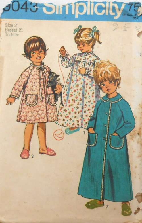VINTAGE SIMPLICITY 9043 TODDLERS ROBE & NIGHTDRESS SIZE 12 YEARS BREAST 21 COMPLETE-ZIPLOC