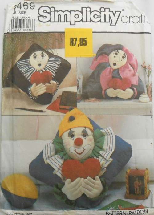 SIMPLICITY PATTERNS 8469 CLOWN PILLOWS - ONE SIZE- COMPLETE-PART CUT