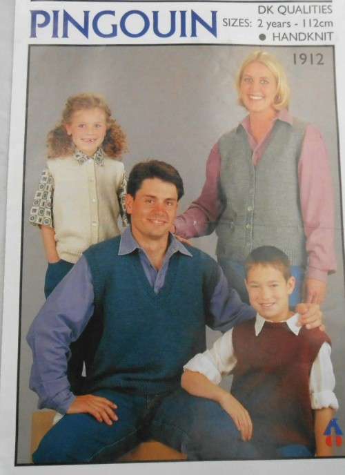 PINGOUIN 1912 FAMILY CLASSICS - SLIPOVER-WAISTCOATS.SLEEVELESS JUMPER