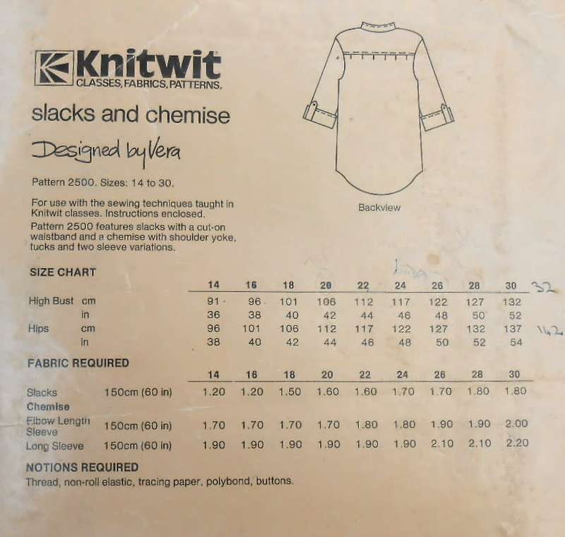 KNITWIT LARGE PATTERN 2500 SLACKS & CHEMISE SIZES 14-30 COMPLETE-UNCUT