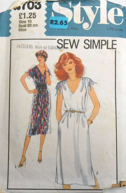 STYLE 2703 PULLOVER DRESS SIZE 10 BUST 83 CM COMPLETE-ZIPLOC