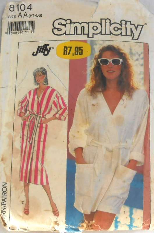 SIMPLICITY 8104 COVER UP IN 2 LENGTHS SIZE PT-LG (6-20)  COMPLETE-CUT TO LARGE 18-20