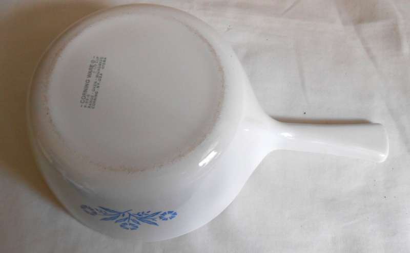 CORNING WARE BLUE CORNFLOWER SMALL SAUCEPAN WITH POURER  14 CM DIAMETER P-89-B - EXCELLENT CONDITION