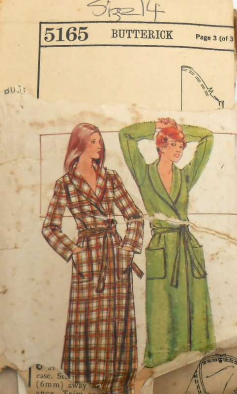 VINTAGE BUTTERICK  5165 SEMI FITTED FRONT WRAP ROBE SIZE 14 COMPLETE - ZIPLOC BAG