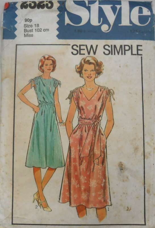 STYLE 2323 PULLOVER DRESS WITH RUCHED SHOULDERS SIZE 16 BUST 97 CM COMPLETE-NO SEWING INSTRUCTIONS