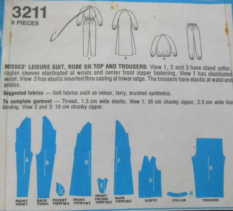STYLE 3211 LEISURE SUIT-ROBE-TOP-PANTS SIZE 10-14 COMPLETE-CUT TO 14-ZIPLOC