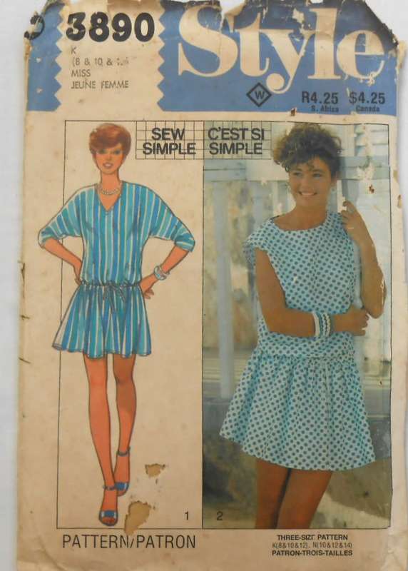 STYLE 3890 SHORT PULLOVER DRESS SIZE 8-10-12 - COMPLETE-CUT TO 12-ZIPLOC