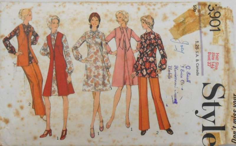 VINTAGE STYLE 3901 SLEEVELESS CARDIGAN-DRESS-TUNIC-PANTS SIZE 14 1/2 BUST 37 COMPLETE