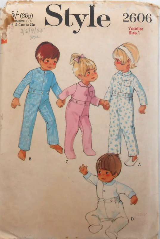 STYLE 2606 TODDLERS SLEEPSUIT SIZE 1 YEAR - NO SLEEVE PATTERN SUPPLIED
