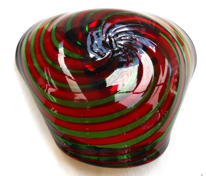 1960s Venetian Murano Salviati Retro Red-Green swirl & Gilt Glass Small Dish, Hand Painted flowers