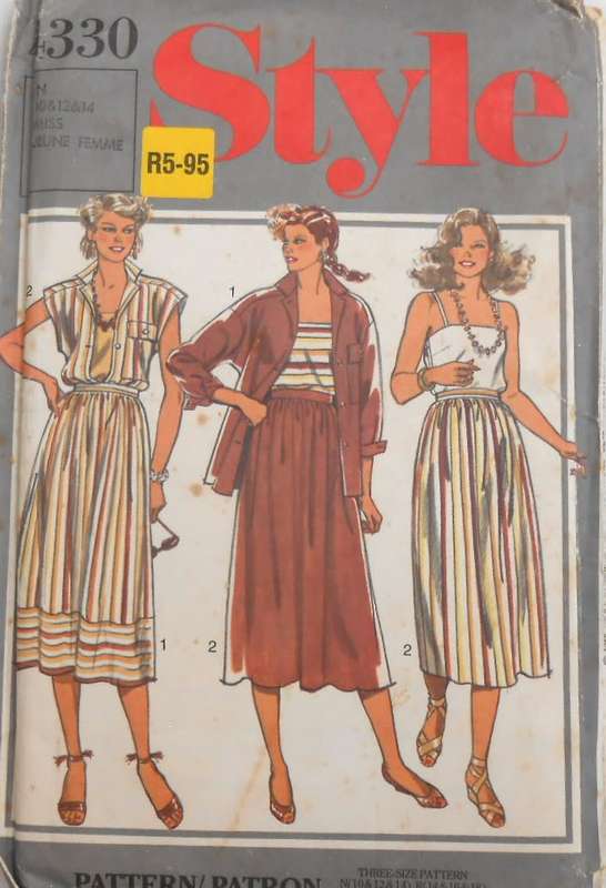 STYLE 4330 SHIRT-TOP-SKIRT SIZE 10-12-14 - COMPLETE-UNCUT-F/FOLDED