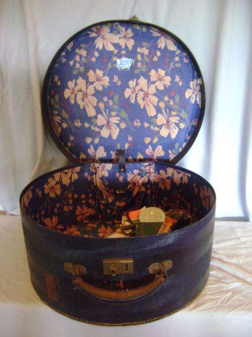 1950's era Royal blue Leather Paragon Hat Suitcase - see pics to appreciate!