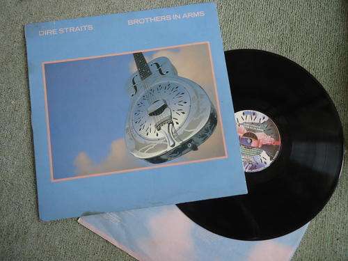 DIRE STRAITS - "BROTHERS IN ARMS" STEREO LP WITH ORIGINAL INNER COLOUR SLEEVE IN GREAT CONDITION