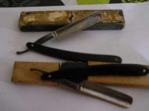 2 X ANTIQUE KROPP DULEX RAZORS