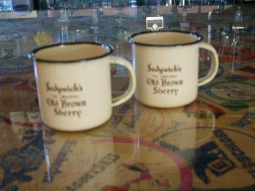 OLD BROWN SHERRY MINI TIN CUPS
