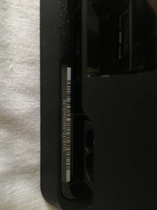 PS4 SLIM CONSOLE
