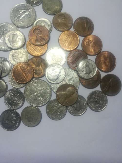 SELECTION OF WORLD COINS AMERICA AND OSTEREICH 36 COINS .