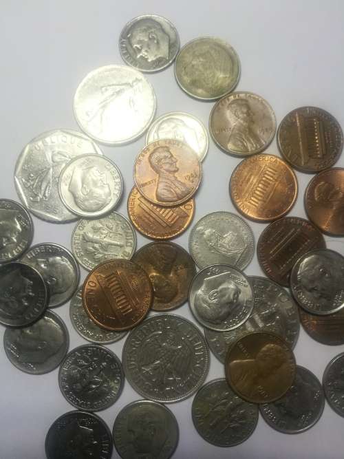 SELECTION OF WORLD COINS AMERICA AND OSTEREICH 36 COINS .