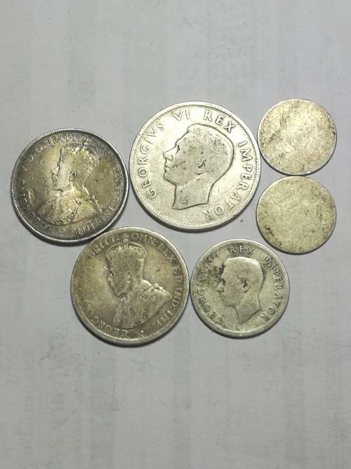 COIN LOT OF UNION OF SA SHILLING AND 6 PENCE COINS SILVER VALUE .
