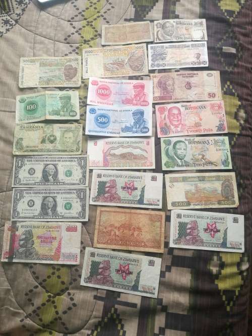 SELECTIO OF WORLDBANKNOTES LOW STARING BID R1. 21 BANKNOTES DENOMATISED.