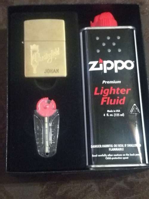VINTAGE CHESTERFIELD LGHTER ZIPPO IN BOX .