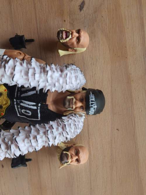 Hulk hogan action figure wwe
