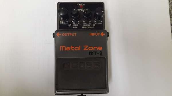 BOSS MT-2 Metal Zone Signal Processor
