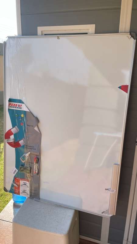 DEFECTIVE!!!! Slimline Magnetic Whiteboard (1200*900mm - Retail Pack) DEFECTIVE!!! Retail R1,500!!!