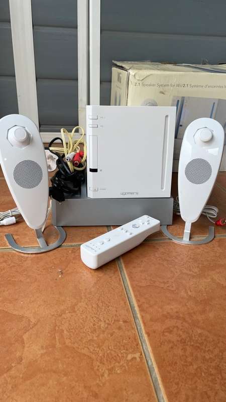Combo Deal!!! Nintendo Mario Kart Wii Pack & 2.1 Speaker System for Wii