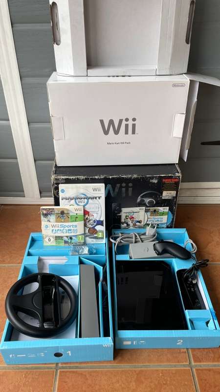 Combo Deal!!! Nintendo Mario Kart Wii Pack & 2.1 Speaker System for Wii