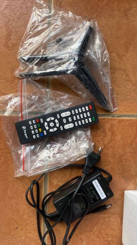 NEW!!! Target 17 Inch LED TV (1280 x 1024) - 17A01