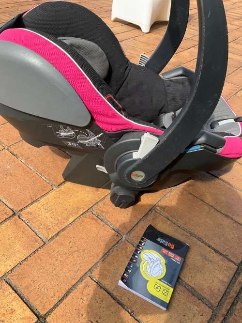 Preloved Besafe Izi Go+Modular Black & Pink Retail R5999!!!