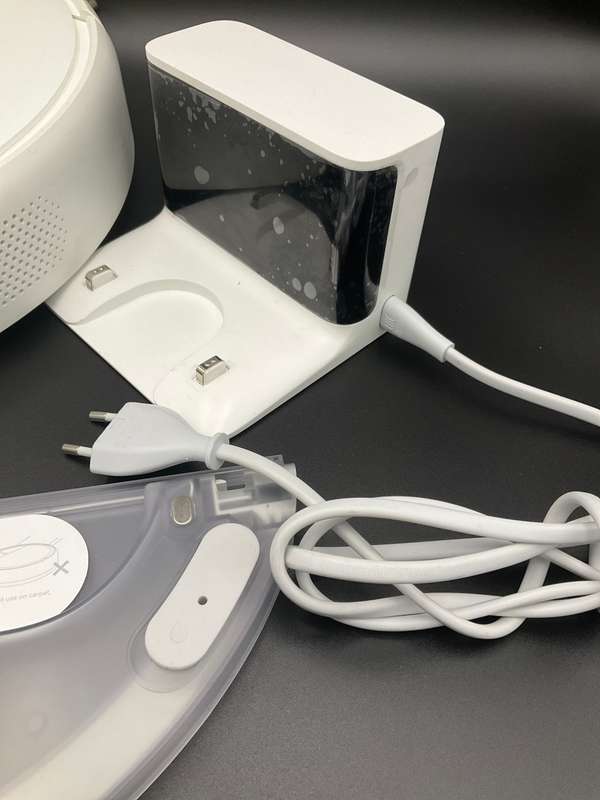 Xiaomi Mi Robot Vacuum Mop 2 (Read Description)