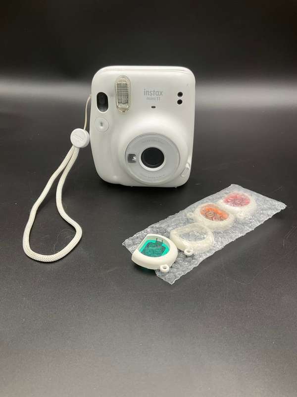 FUJIFILM INSTAX MINI 11 INSTANT FILM CAMERA