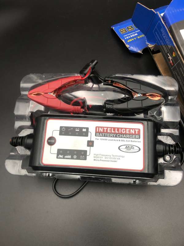 Moto-Quip 4 Amp Intelligent Battery Charger