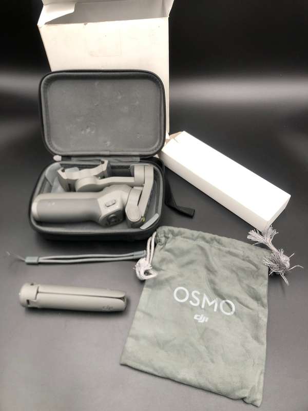 DJI OSMO MOBILE 3 COMBO KIT FOR SMARTPHONES(Pls Read)